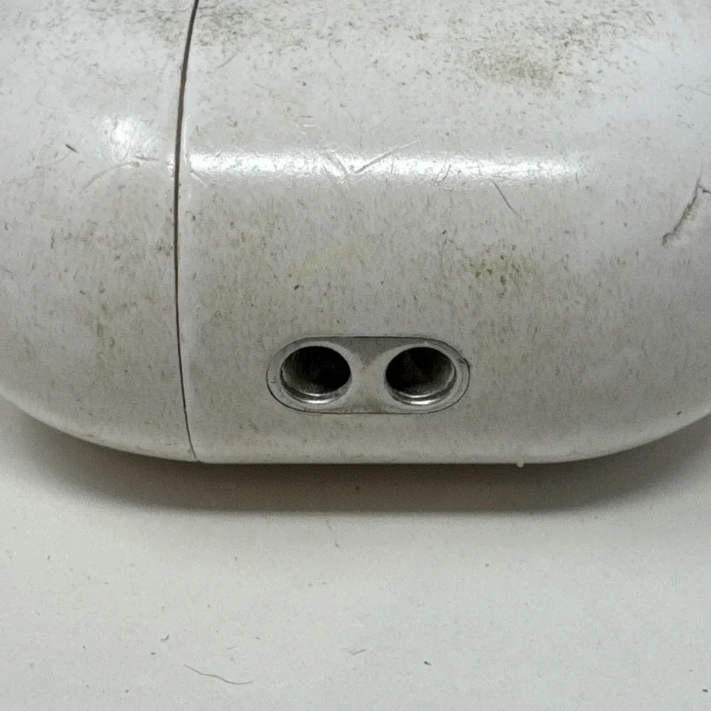 Apple AirPods Pro 2nd Gen CHARGING CASE Replacement Lightning‎ Only - A2618